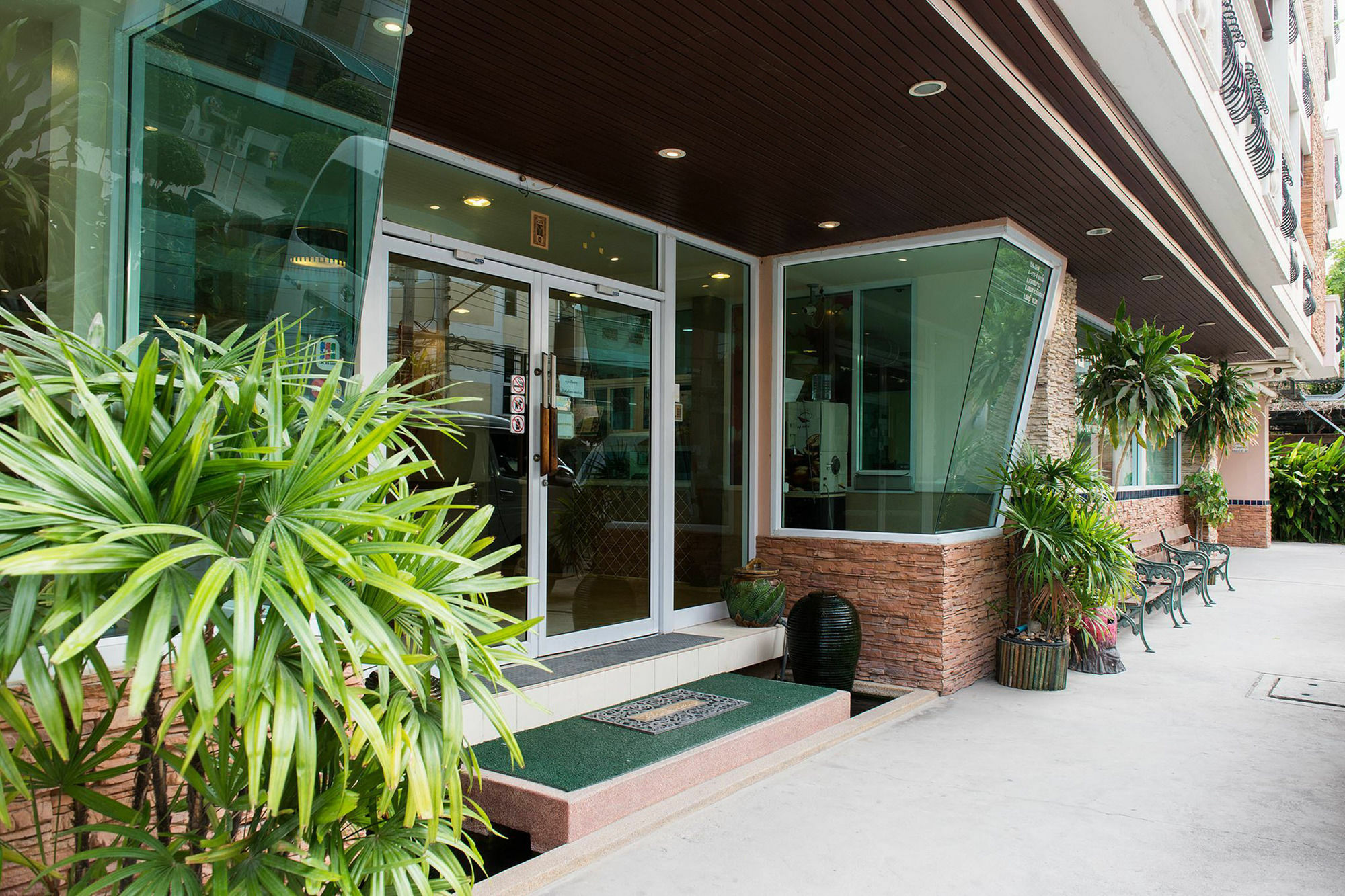 Sa-Bai-Dee Condo Chonburi Esterno foto