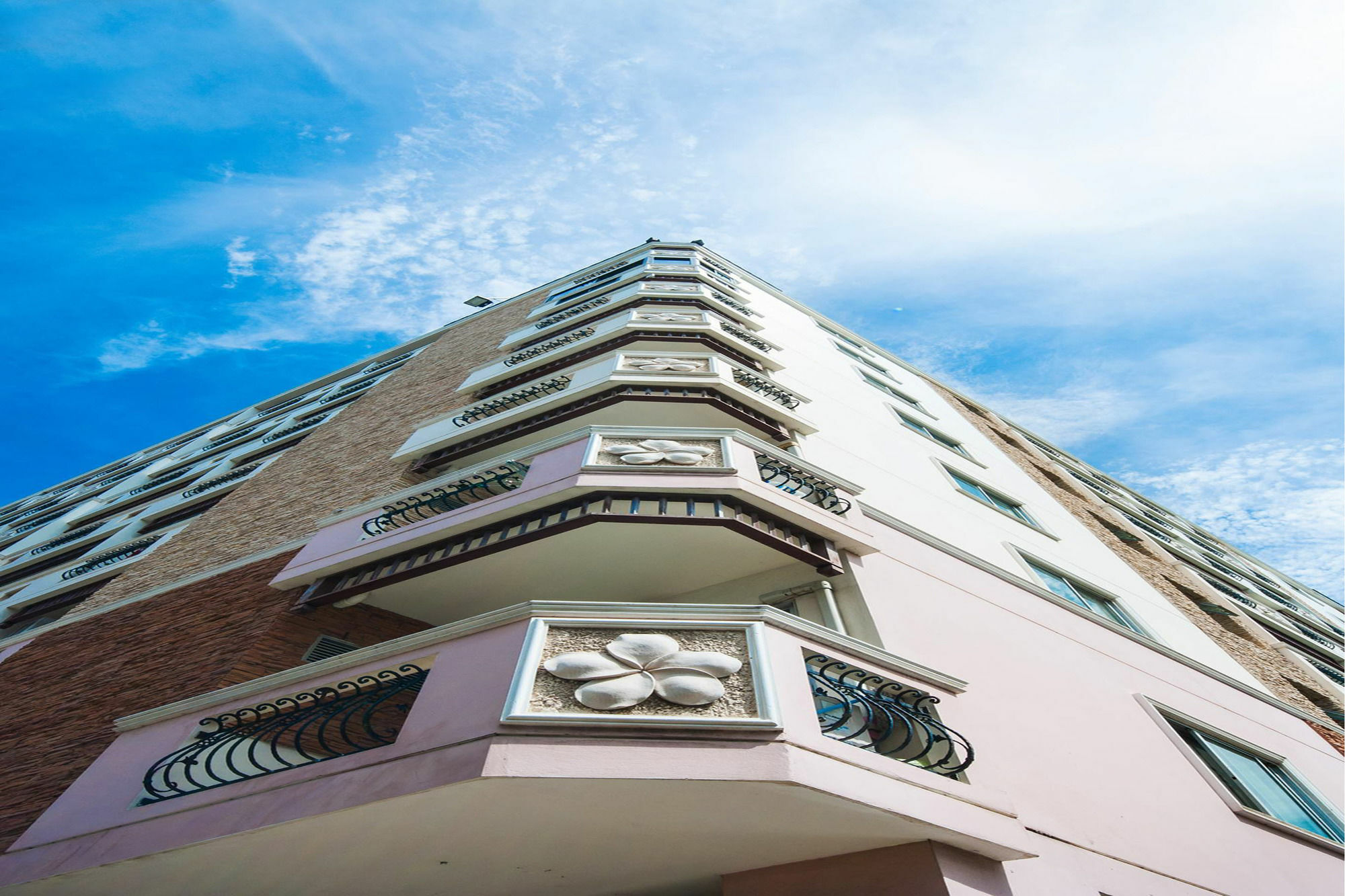 Sa-Bai-Dee Condo Chonburi Esterno foto