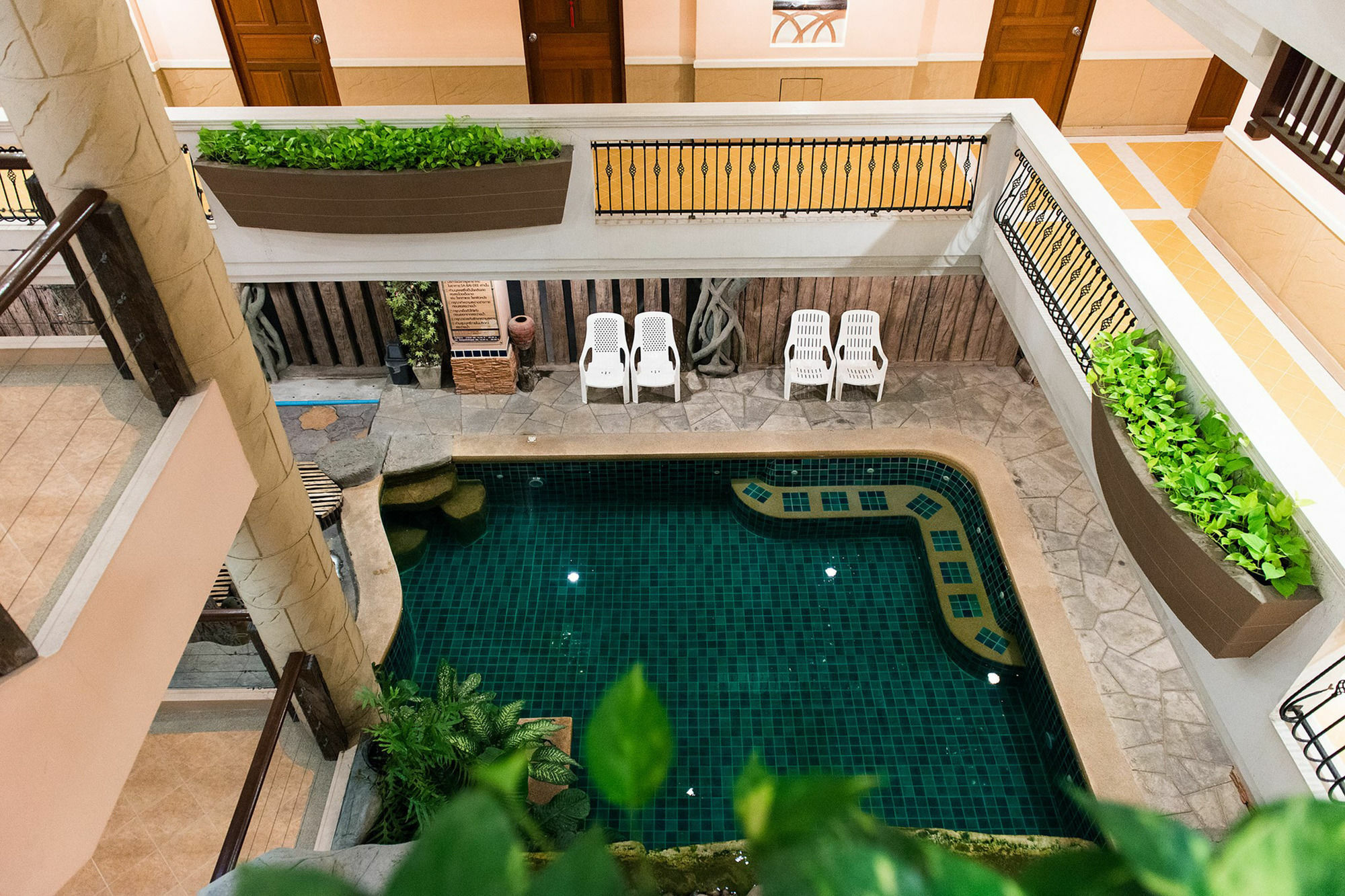Sa-Bai-Dee Condo Chonburi Esterno foto