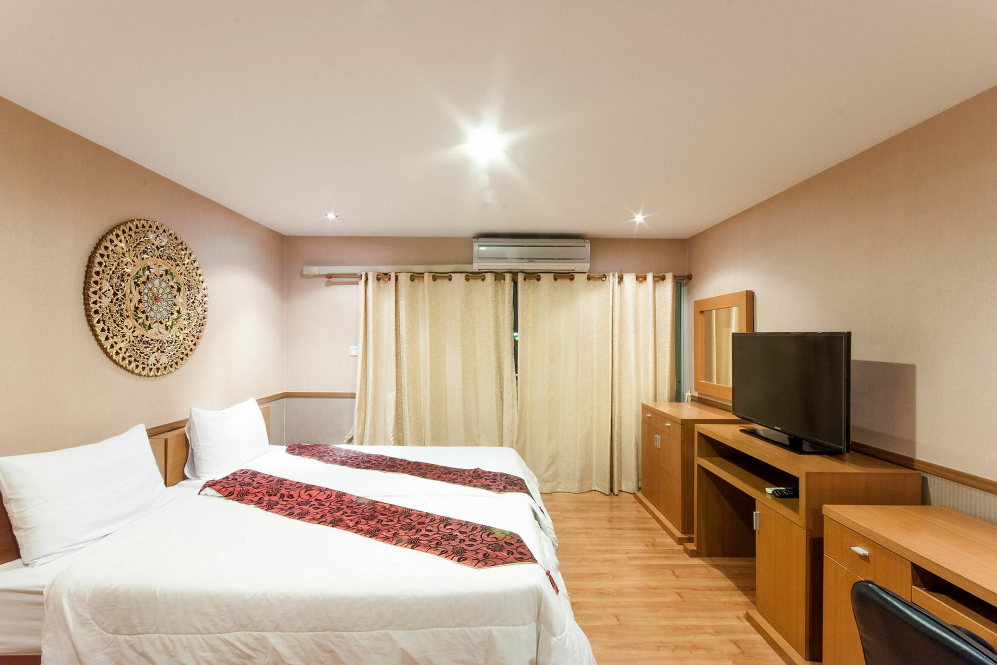 Sa-Bai-Dee Condo Chonburi Esterno foto